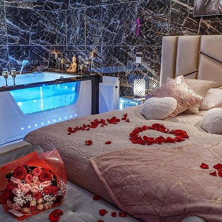 Magnifique Loft / Spa En Face De La Cathedrale ! นาร์บอนน์ ภายนอก รูปภาพ